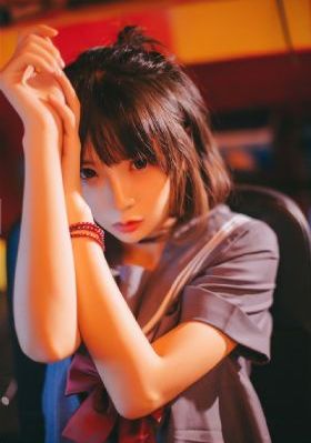 办公室撞击着旗袍美妇的肉体视频_高清高清视频观看
